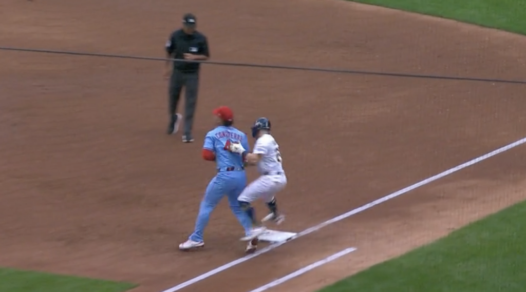 Wilson Contreras - 4 - Redbird Report Brewers Durbin collides with Willson Contreras at First