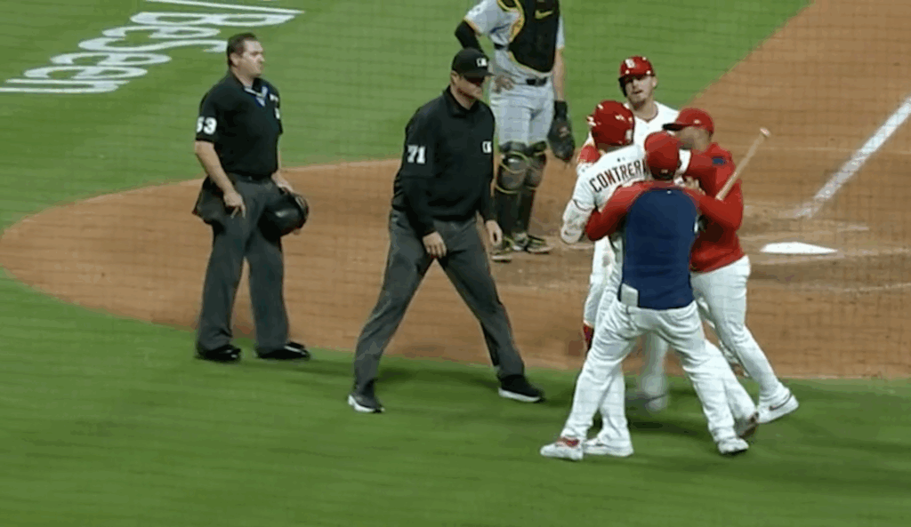 Willson Contreras Flipping his Lid